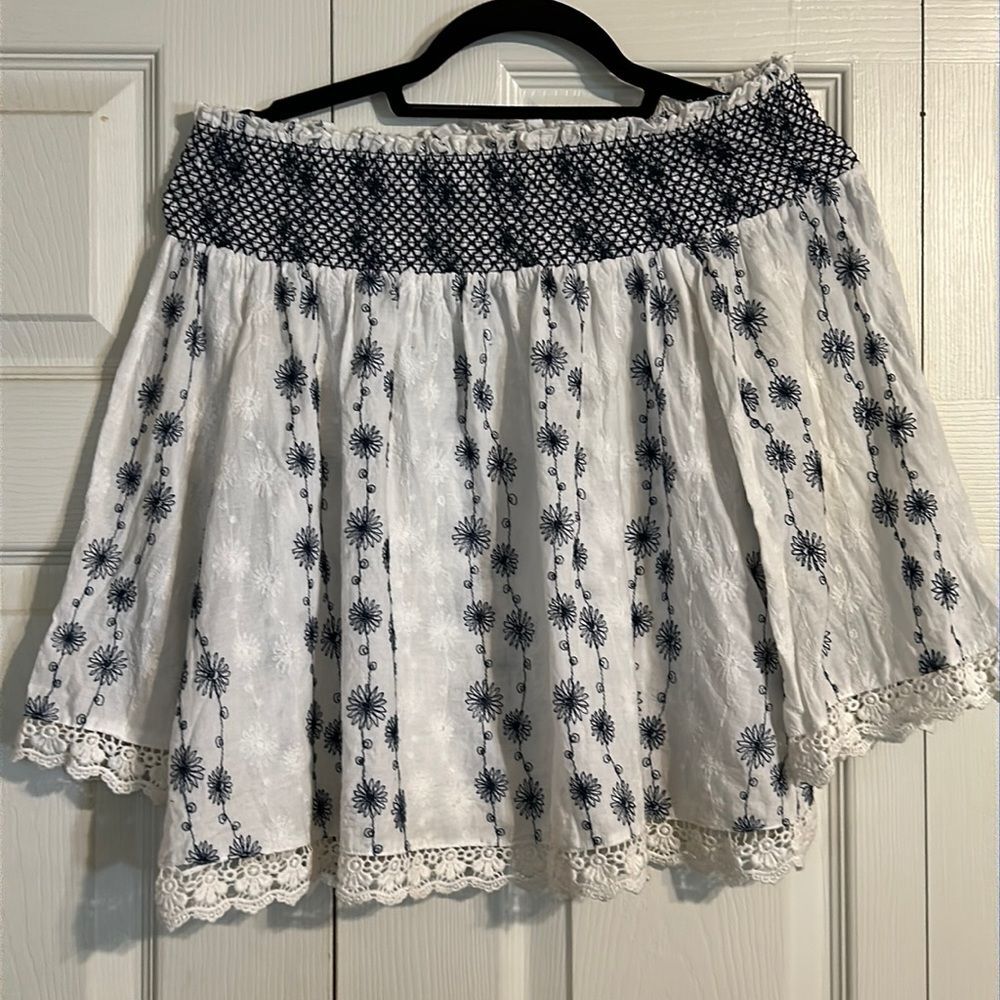 En Creme White Off-Shoulder Floral Peasant Top with Navy Embroidery